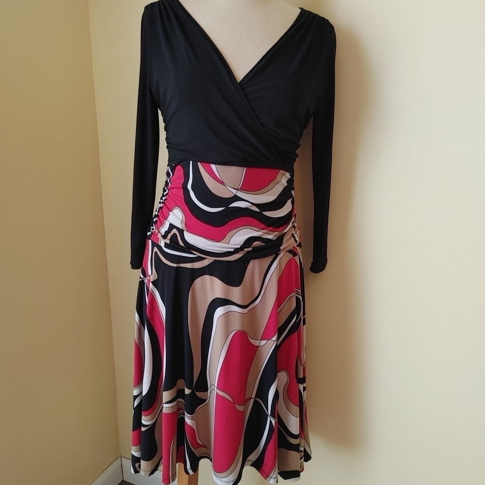 Bailey Colorful long sleeve dress size Medium black, Red, Tan